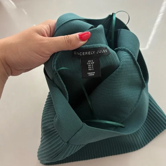 Sincerely Jules Cross Neck Top - Picture 4 of 4